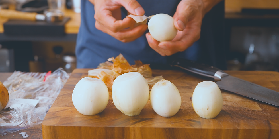 cutting onion