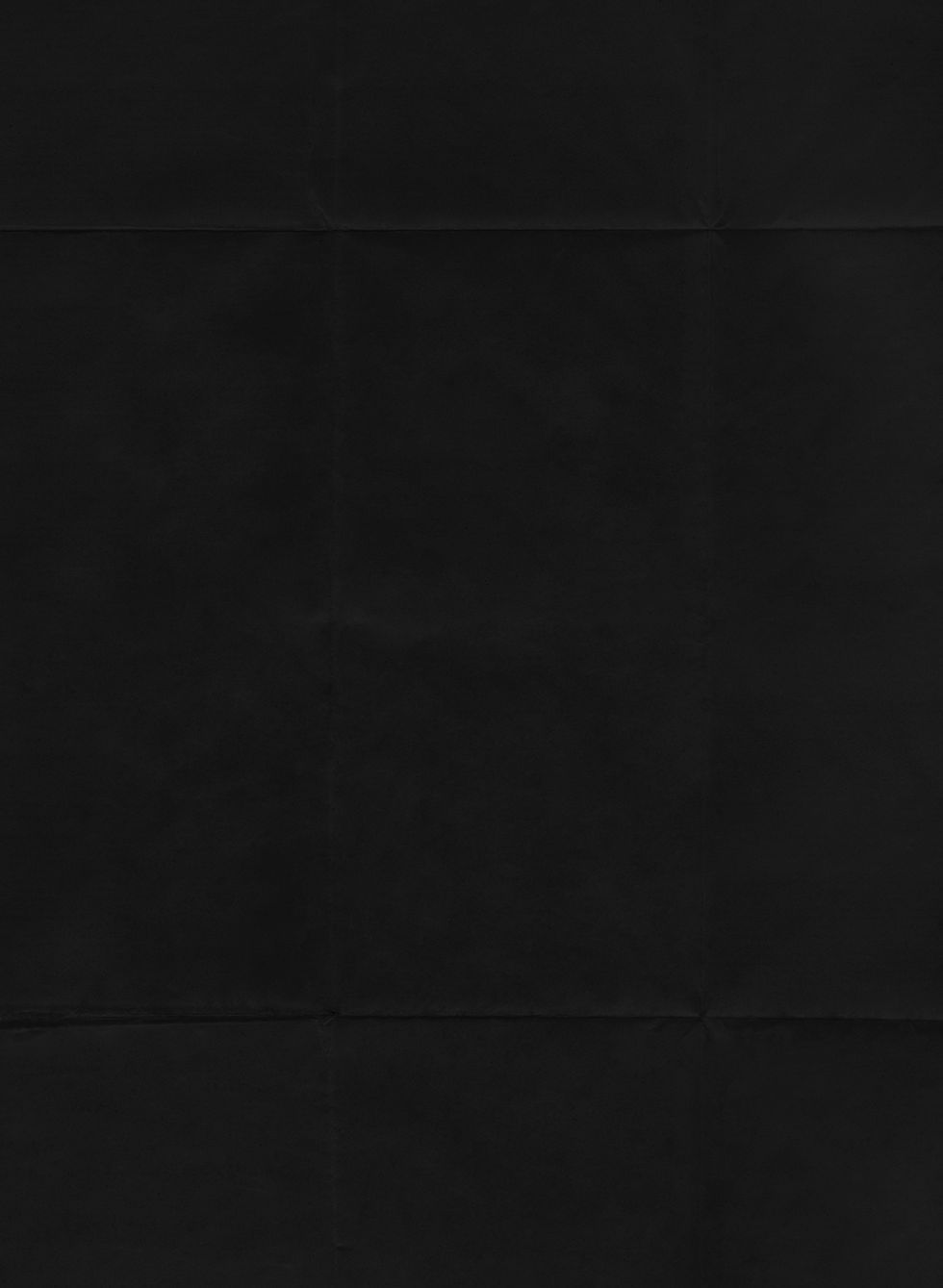 negro-papel_edited.jpg