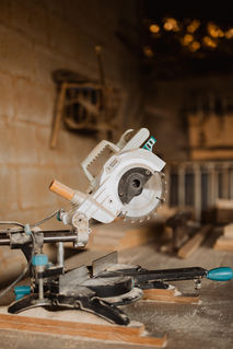 Mueble a medida, carpintería, carpintero artesanal, trabajo manual, madera antigua, castaño,roble,fresno,iroko,pino