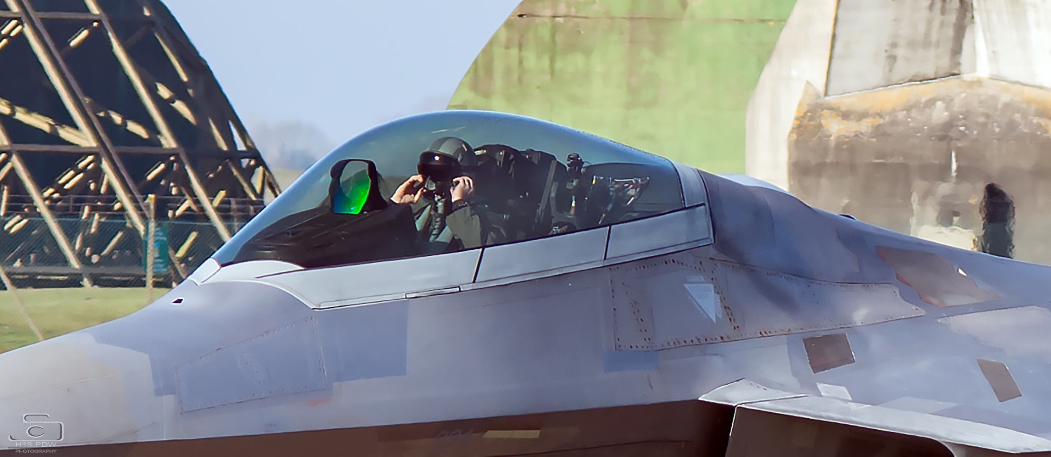 Су 57 кабина. Су 57 кокпит. F-22 Raptor Cockpit. Кабина Су-57 внутри