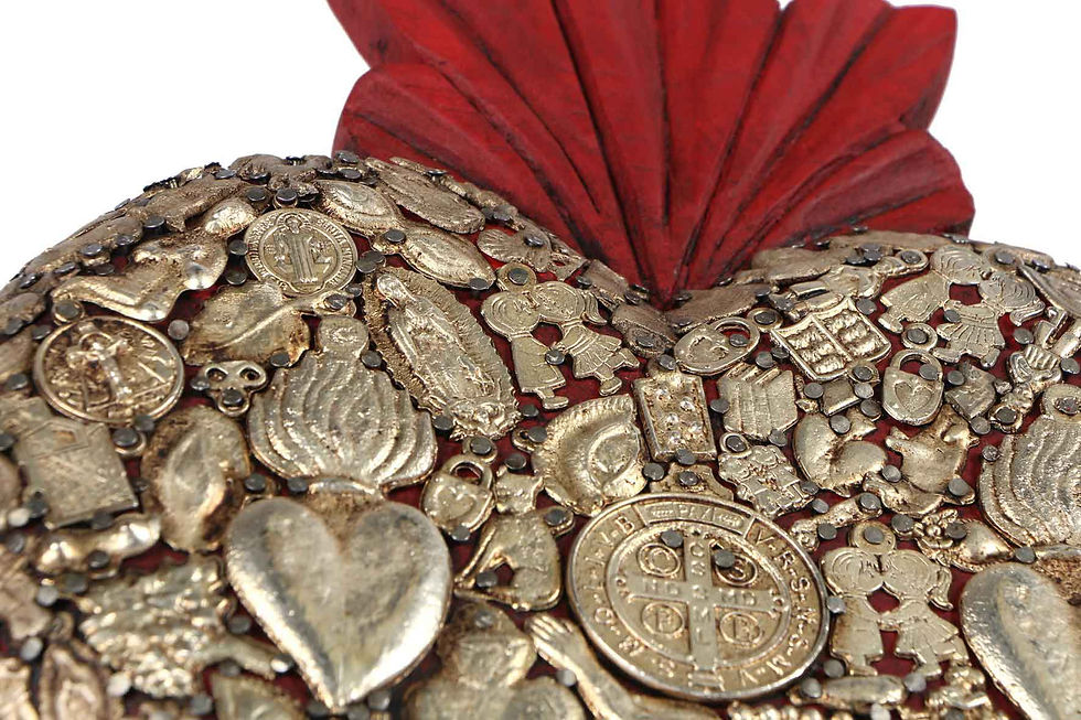 Thumbnail: Mintsita Charharusï. Red & Silver