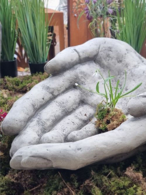 Gartenskulptur; zum Bepflanzen; Vidroflor; Frauenhände; groß; Steinguss; Antik; Betonfigur; Dekohände; Vidroflor; Steinhände