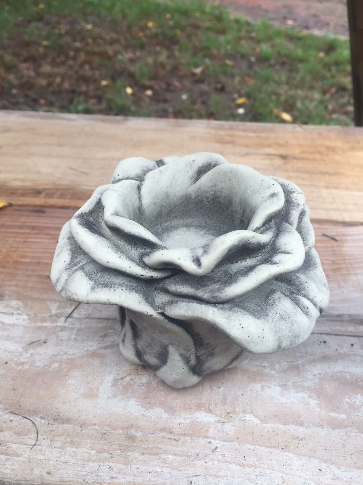 Vidroflor; Rose; zum Stellen; für Teelicht; Steinguss; Geschenkrose; Rosengeschenk; Rosenblüte; Tischdeko; Rosenzauber; Deko