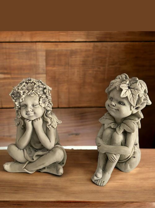 Blütenelfen aus Resin im Set; 2 Figuren; Efeu; Gerbera; 11-19701; 11-19702; Gartenfiguren; kleine Figuren