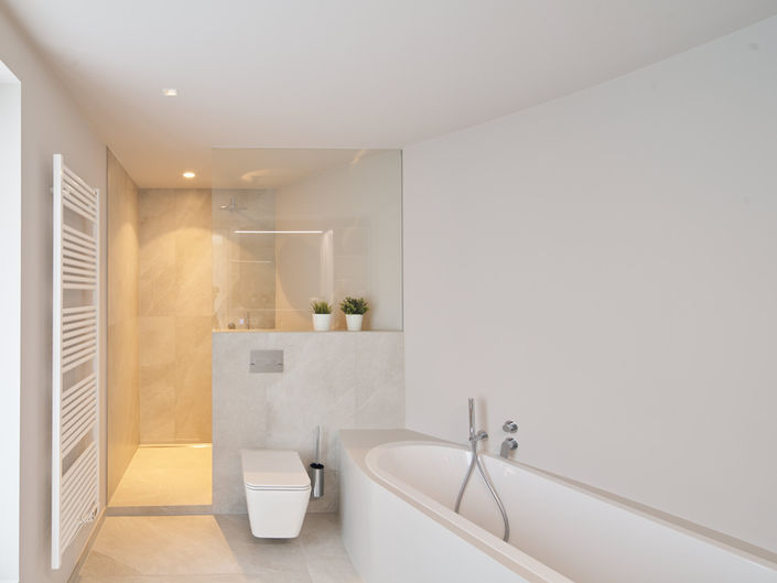 Badezimmer, Kinderbadezimmer, Badewanne, große Dusche, MoIo Interior Design
