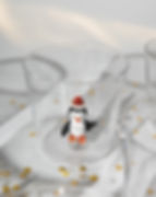 pinguin with christmas hat tumbler christmas tales ichendorf milano