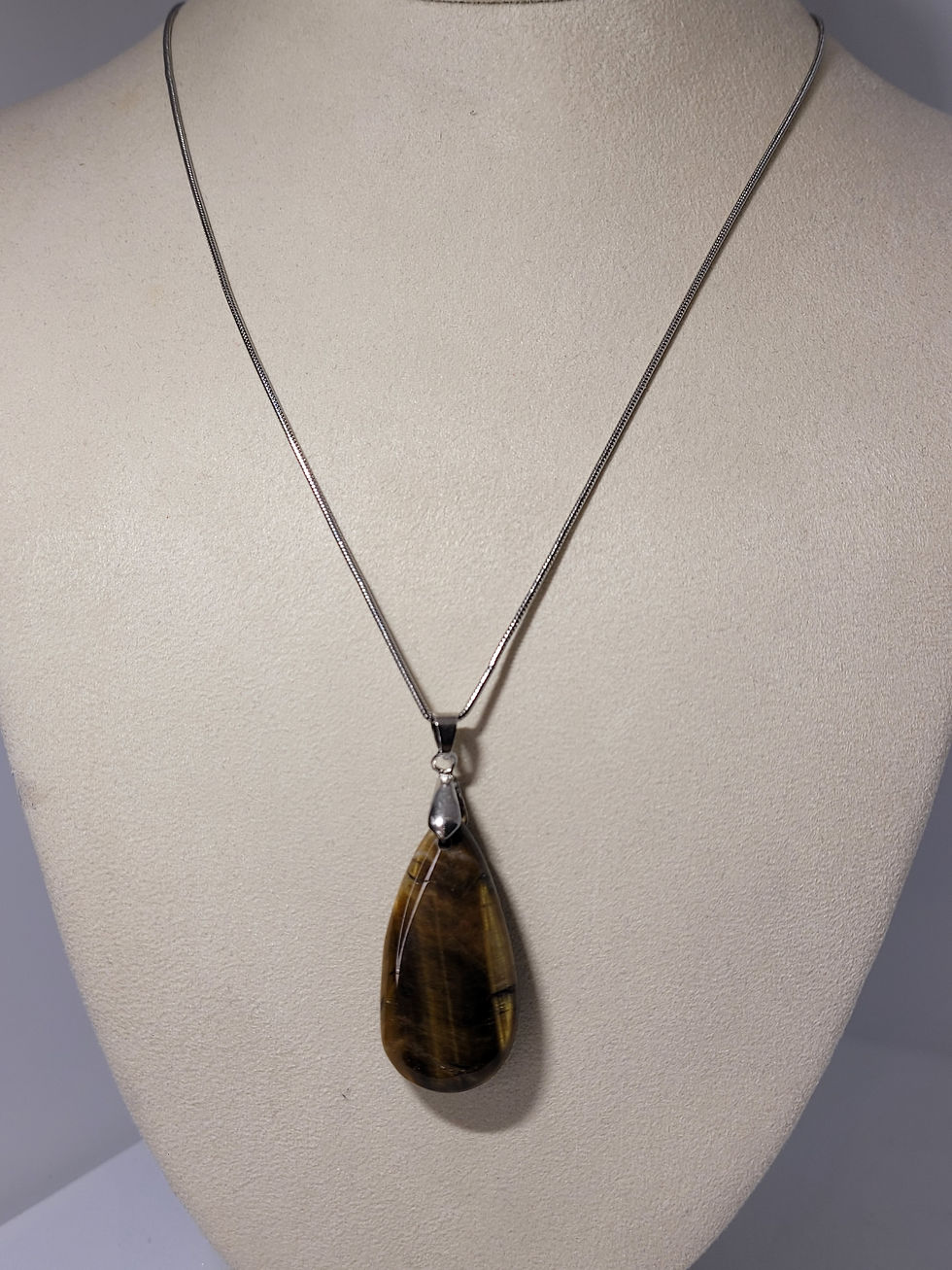 Thumbnail: Tiger Eye Necklace 