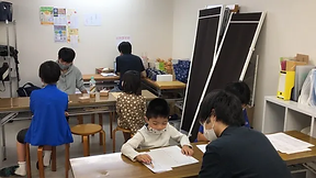 中級クラス指導風景.webp