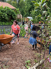17Jul2022 Timbers-Thorns PCPDX Sunflower Farm Family Fun Day (9).jpg