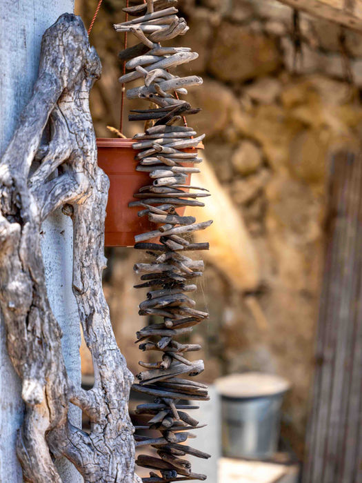 Décoration de jardin en bois flotté suspendu