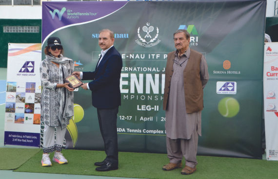 Mrs Shahida Kausar Farooq presenting Honorary Shield to Brigadier Saleem, Director Administration of Mari Energies at Prize Distribution Ceremony