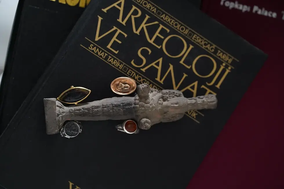 Küçük resim: Roma Madeni Para Kabartma Yüzük, Gümüş Vax Döküm Mücevher