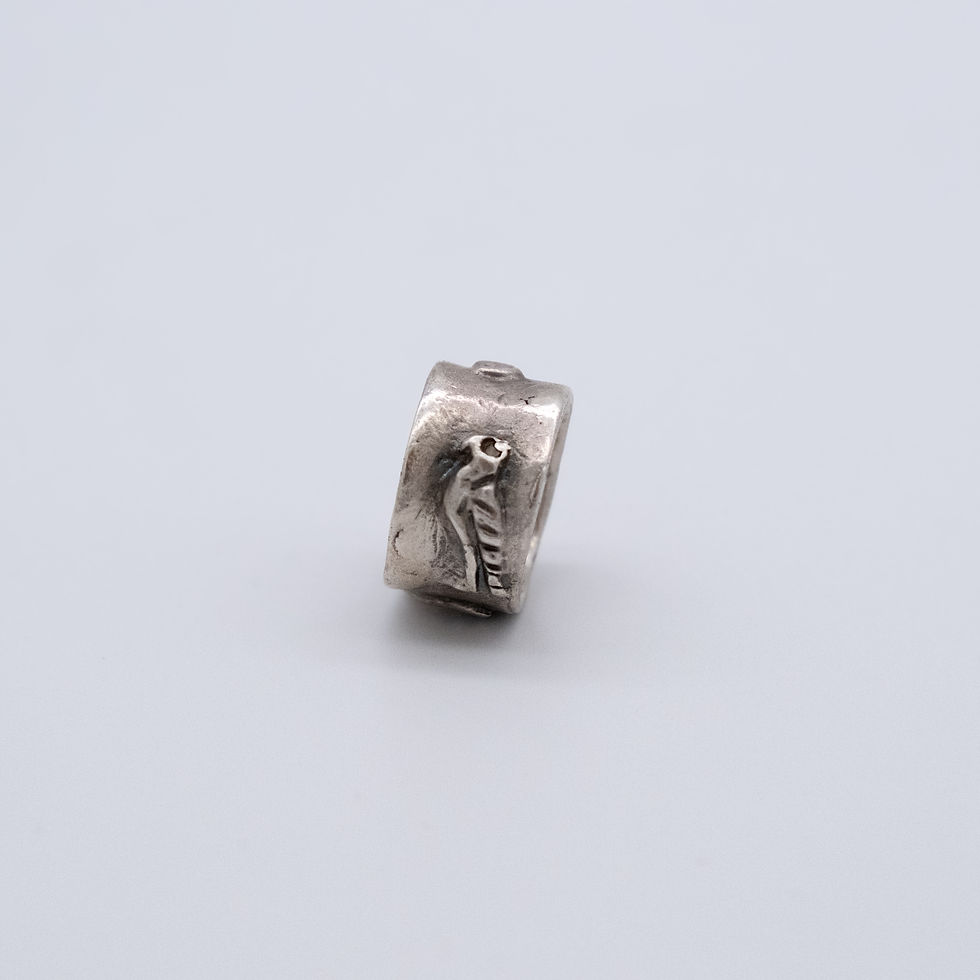 Küçük resim: Primitive Motif Silver Ring – Handmade Sterling Silver Band with Ancient Symbols