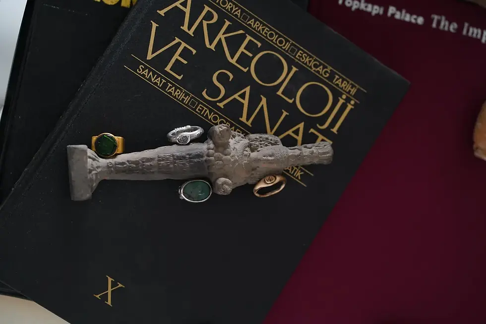 Küçük resim: Roma Portre Yüzüğü – Intaglio İşlemeli Antik Gümüş Mühür