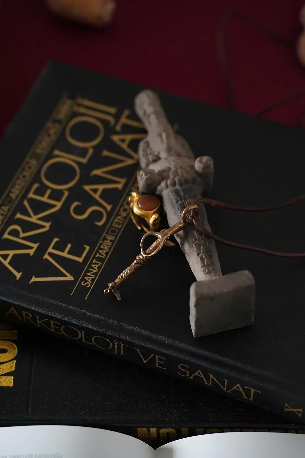 Küçük resim: Carnelian Intaglio Yüzük Antik Roma Stili, Kadınlar İçin Bronz Gösterişli Yüzük
