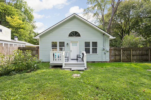 30-web-or-mls-1802 E 66th St-30.jpg