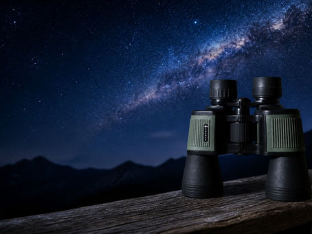 Melhor binóculo astronômico para iniciantes em 2026