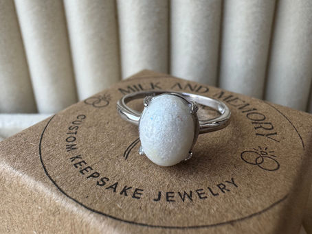 Unique Breastmilk Jewelry Christmas Gifts for Nursing Moms from Milk and Memory