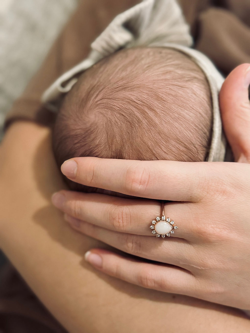 Thumbnail: This keepsake can include any keepsake item such as breastmilk, ashes, hair, fabric, teeth, umbilical cord, flowers and more!