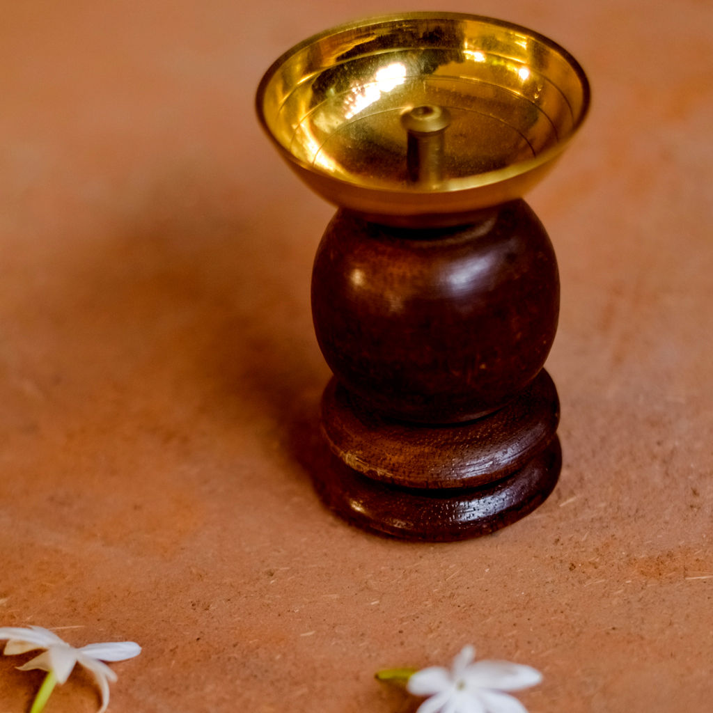 Divada – Carved Wood & Brass Round Diya