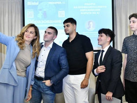 Четири истории на дуален успех