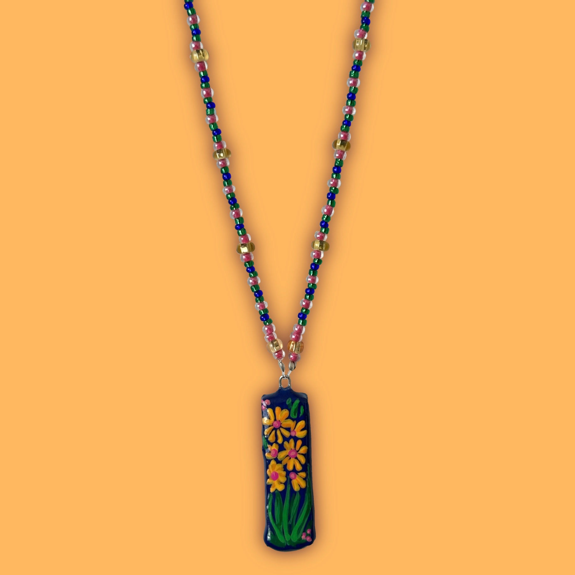 bursting daisy necklace