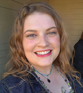 Schlepp-casual headshot - Lauren_edited_edited.jpg
