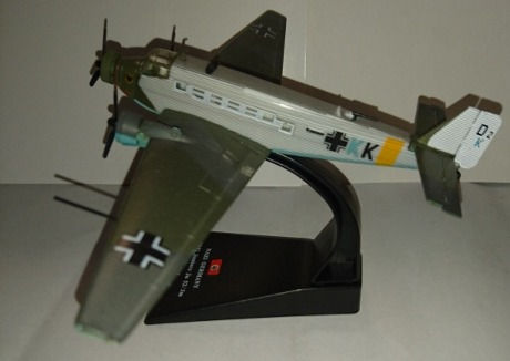 Miniatura: Giant Warplanes Collection #7 'Junkers Ju-52' Model (1:144)