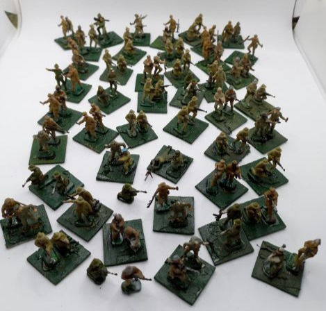 थंबनेल: 1970's RUSSIAN SPETSNAZ TROOPS x46 Plastic Moulded Condition(1:72 Scale)