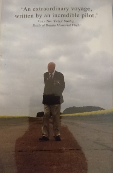 Miniatura: Bomb Doors Open: From East End boy to Lancaster (2016) Signed by Ken Trent