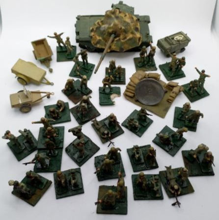 Miniatura: POST-WWII BRITISH ARMY TROOPS x26 WITH CENTURION MAIN BATTLE TANK (1:72cm Scale)