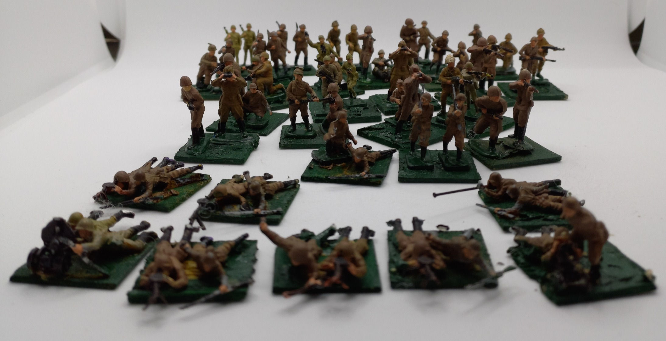 WWII Russian Army Forces Plastic Moulded (1:72 Scale)