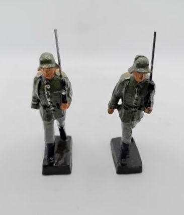 2x Elastolin Lineol German Soldiers Marching (c.1930s)