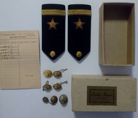 US Navy Officers Pay Card, Shoulder Board, Cufflinks and Buttons in Box (c.WWII)