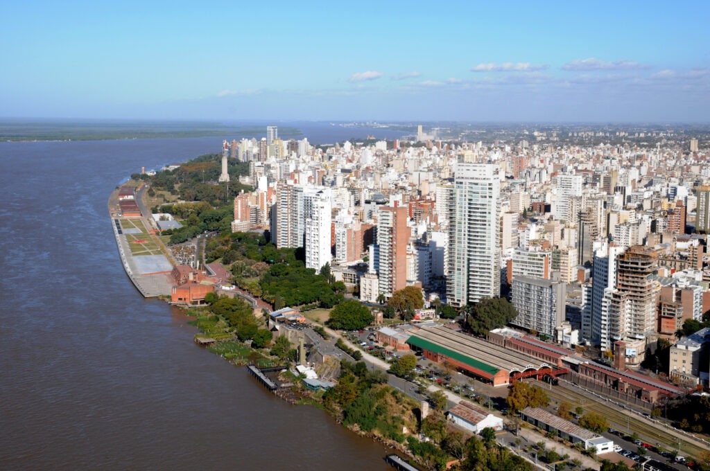 Overview: Rosario, a major city in Argentina's Santa Fe province, is an emerging destination for governmental and institutional events in South America. Known for its dynamic economy, political influence, and cultural vibrancy, Rosario plays a significant role in regional governance, education, and economic development. Rosario's strategic location along the Parana River and its growing infrastructure make it an attractive venue for international summits and high-level discussions. Identification as a Key Destination: The Governmental Destination Network (GDN) has identified Rosario as a key destination for hosting governmental events, particularly due to its leadership in regional economic development, education, and governance.