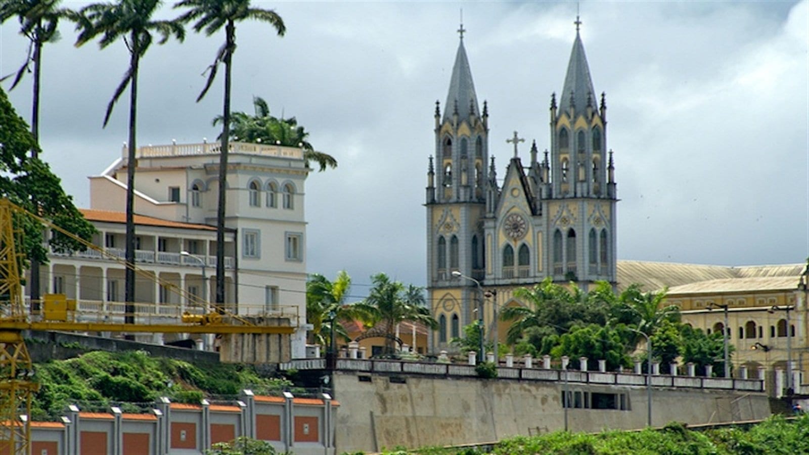 Overview: Malabo, the capital city of Equatorial Guinea, is becoming a prominent destination for governmental and institutional events in Central Africa. Strategically located on Bioko Island, Malabo plays a significant role in regional diplomacy, energy discussions, and economic cooperation within the Economic and Monetary Community of Central Africa (CEMAC). The city's importance as a hub for international energy summits, peacebuilding initiatives, and development discussions is growing steadily. Identification as a Key Destination: The Governmental Destination Network (GDN) has recognized Malabo as a key destination for institutional events, particularly in relation to regional economic development and energy cooperation in Central Africa.