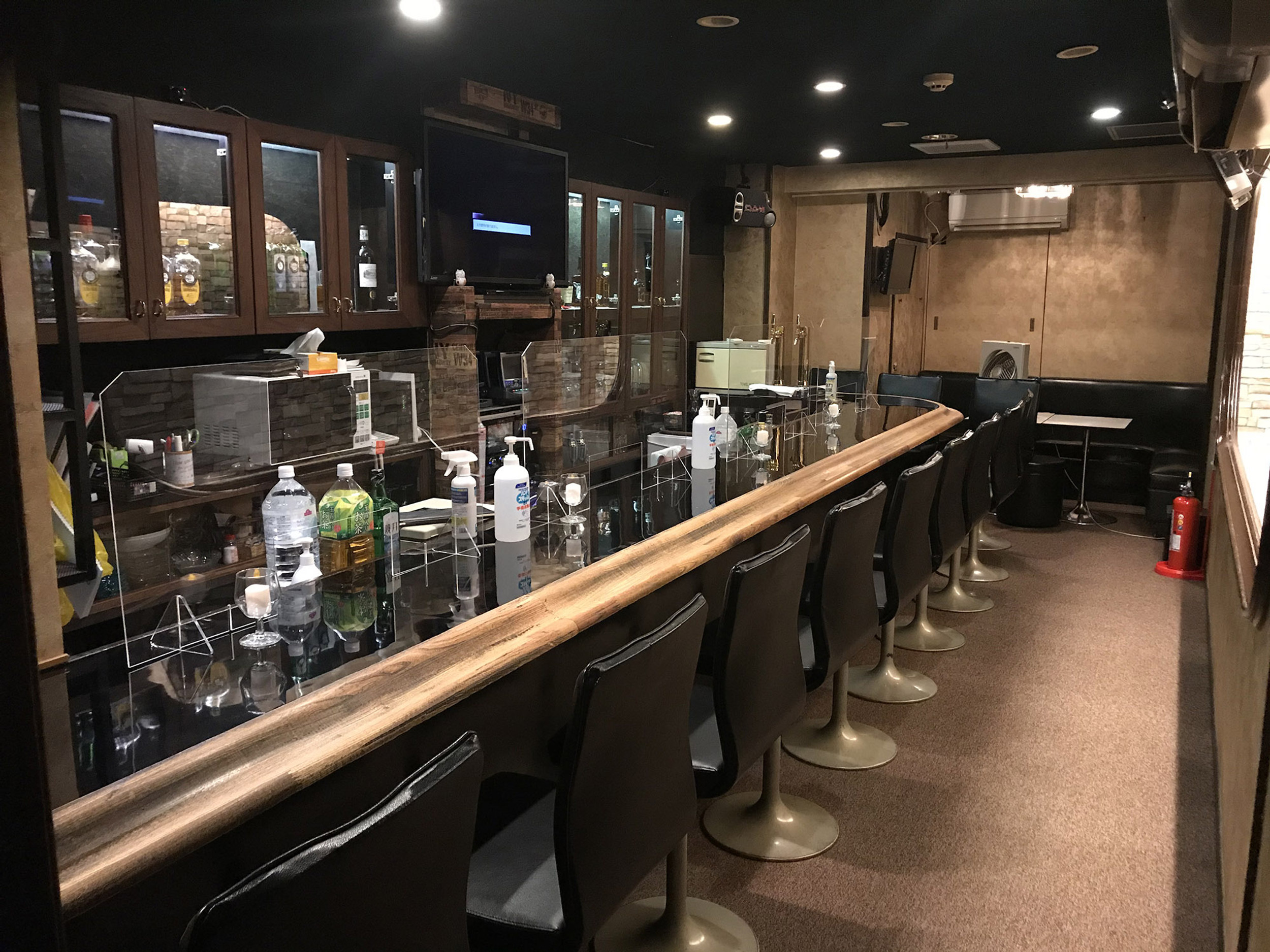 ガールズスナックBar P.C.Eの写真(東京都千代田区)
