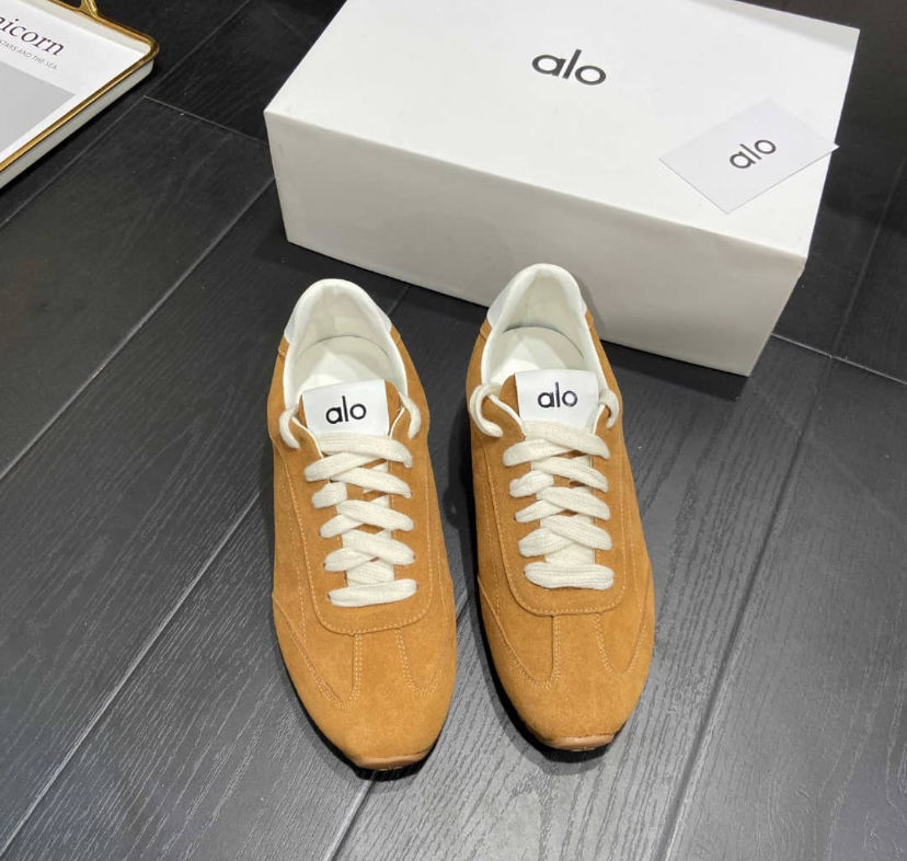 Thumbnail: SNEAKERS YOGA (PREORDER)