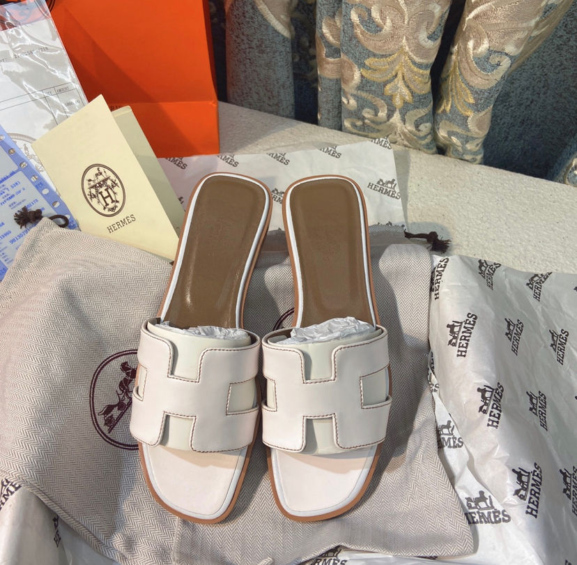 Thumbnail: CLAQUETTE LETTER CUIR LISSE (PREORDER)