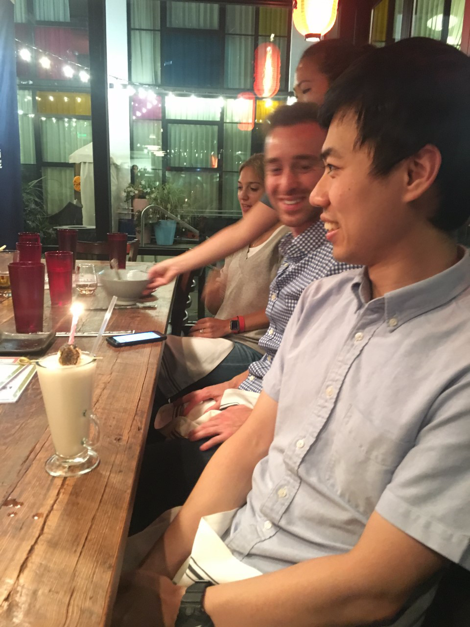 Lab members celebrate Qiyu's birthday at Hojok