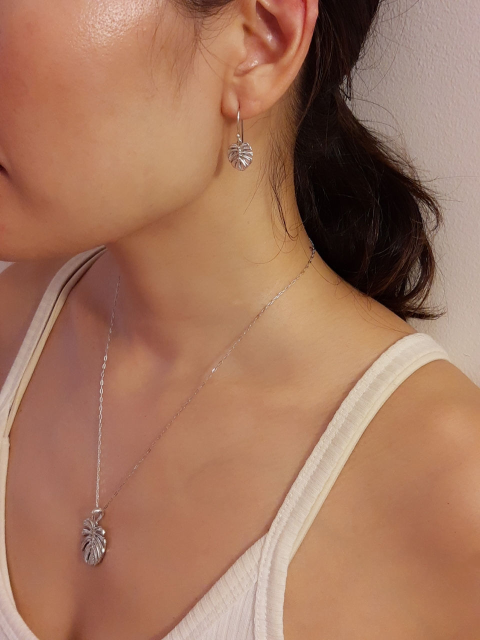 Thumbnail: Monstera Necklace