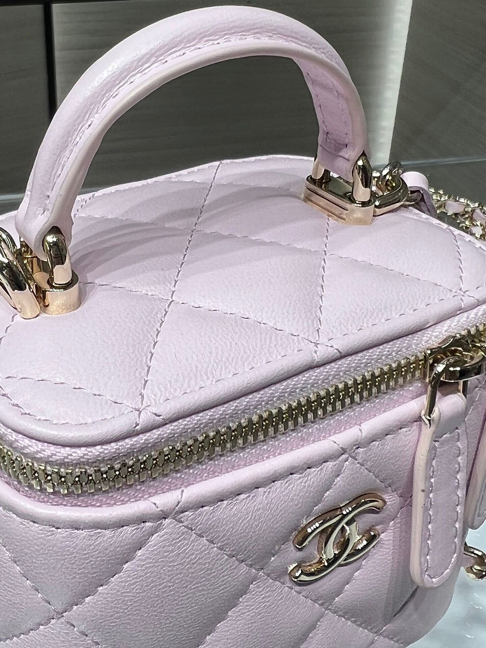 Thumbnail: Chanel Vanity Case Shoulder Bag Light Pink Mini