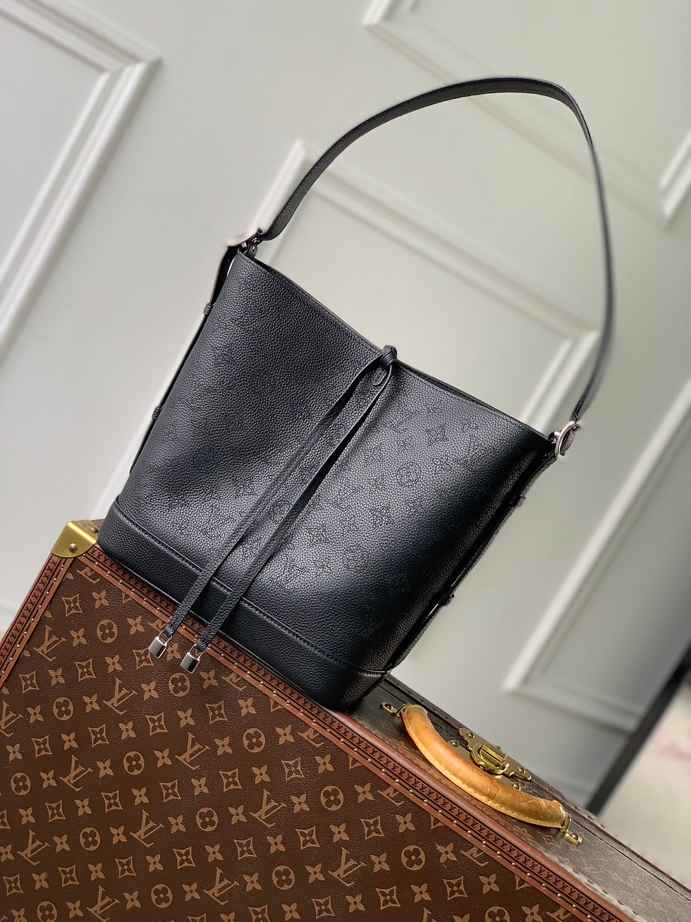 Thumbnail: Louis Vuitton Flore Handbag Black