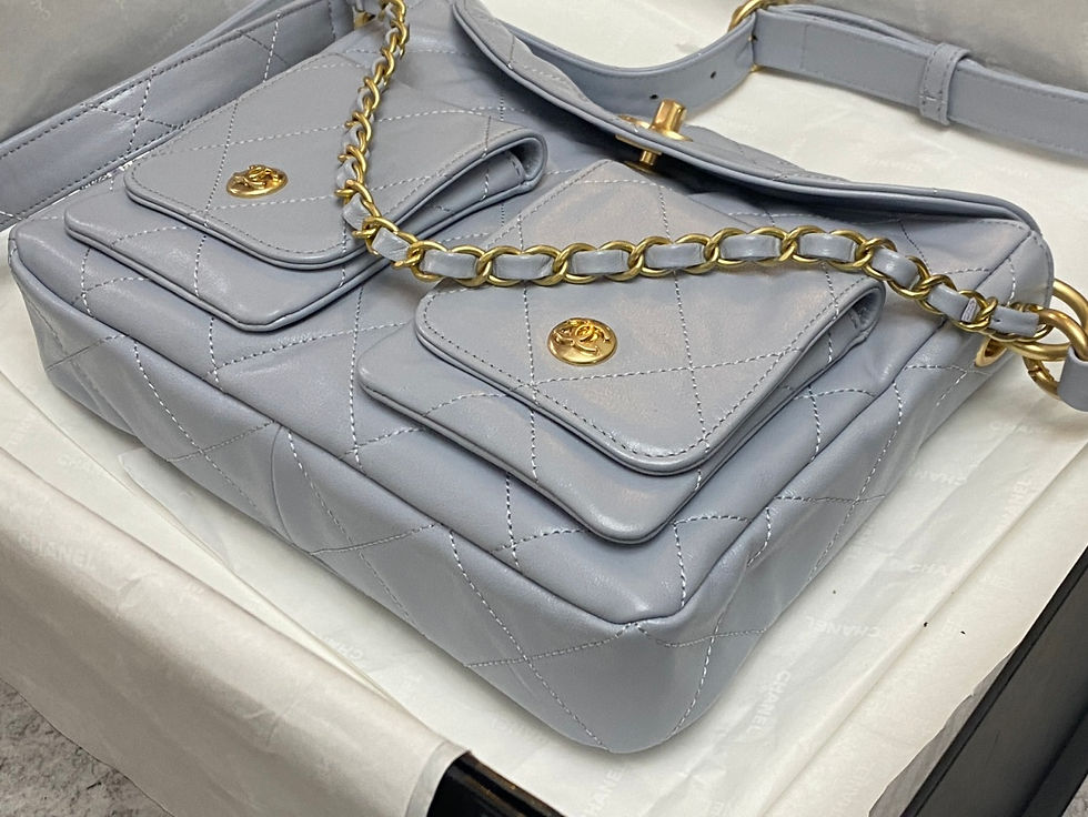 Thumbnail: Chanel Messenger Bag Gray