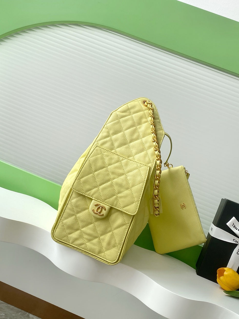 Thumbnail: Chanel 25 Shoulder Bag Yellow