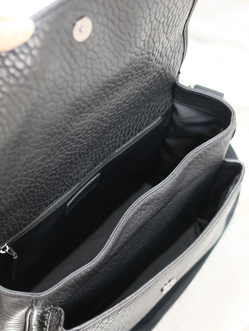 Thumbnail: YSL 32 Niki Bag Black