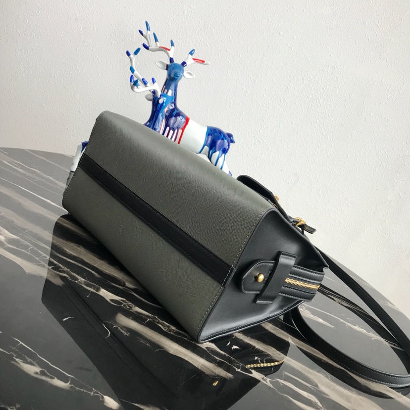 Thumbnail: Prada Esplanade Leather Bag Gray Medium