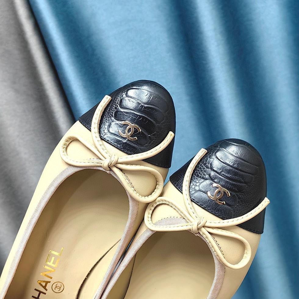Thumbnail: Chanel Ballet Flat Shoe Black & Beige