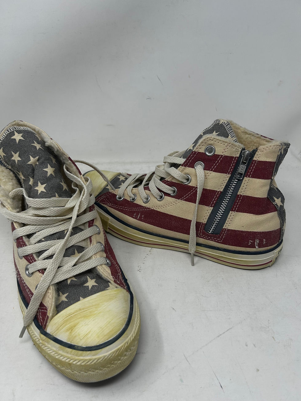 Thumbnail: Converse All Star Shoes vintage design Men’s size 8