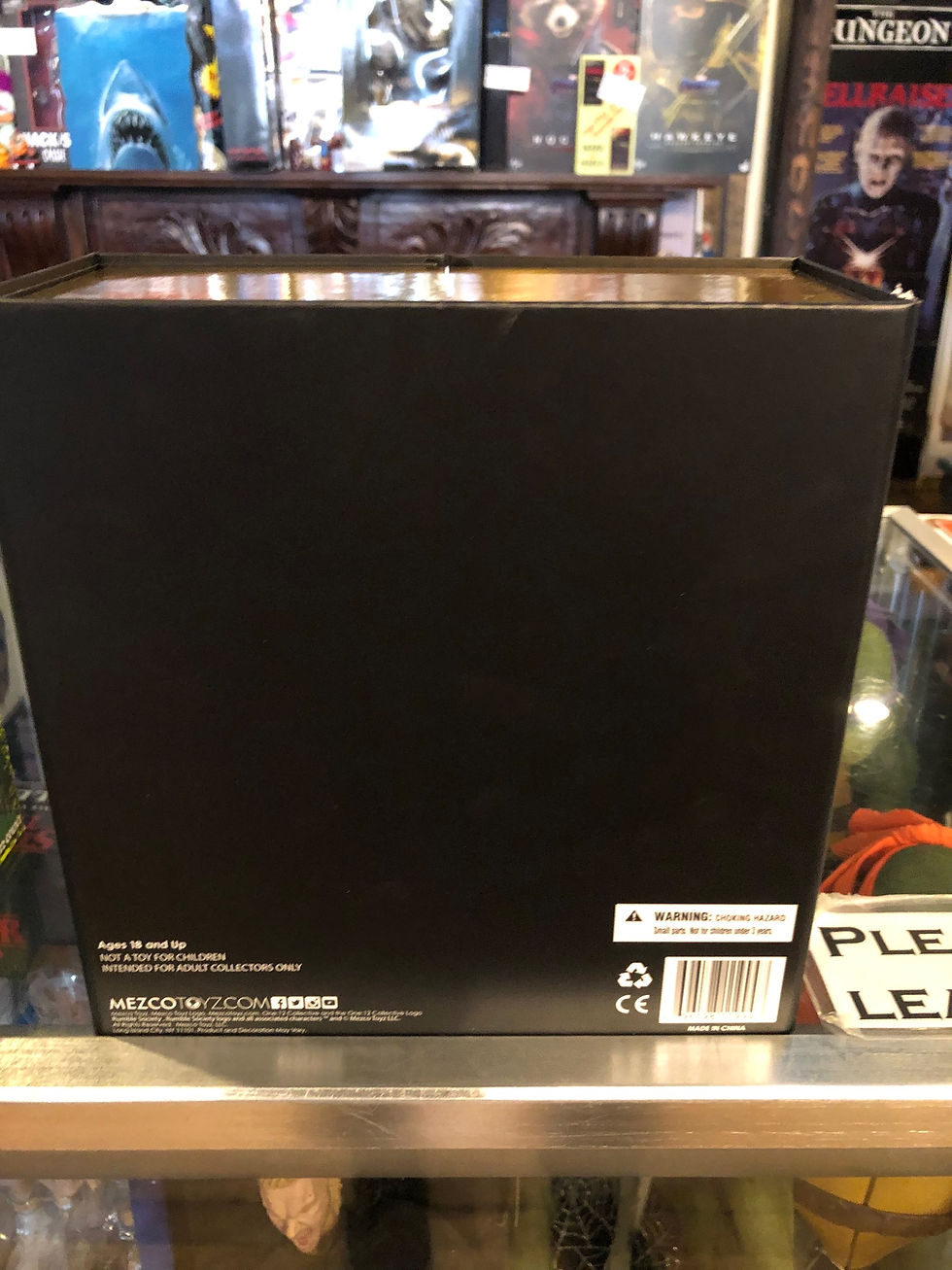 Thumbnail: Rumble Society Krig Murder Hornets Mezco